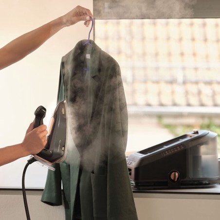 Braun CareStyle 7 Pro IS 7286 BK Steam Iron 2700W - Elegant Black & Gold Design for Effortless Ironing!